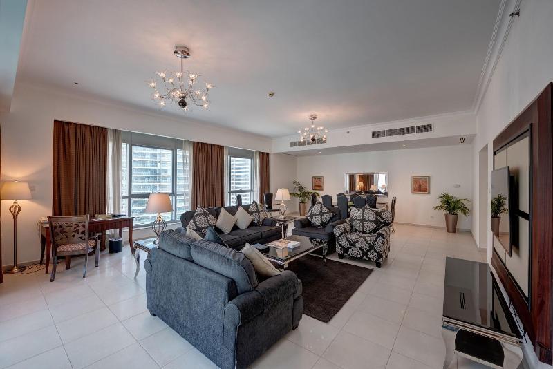 Marina Hotel Apartments - Oda