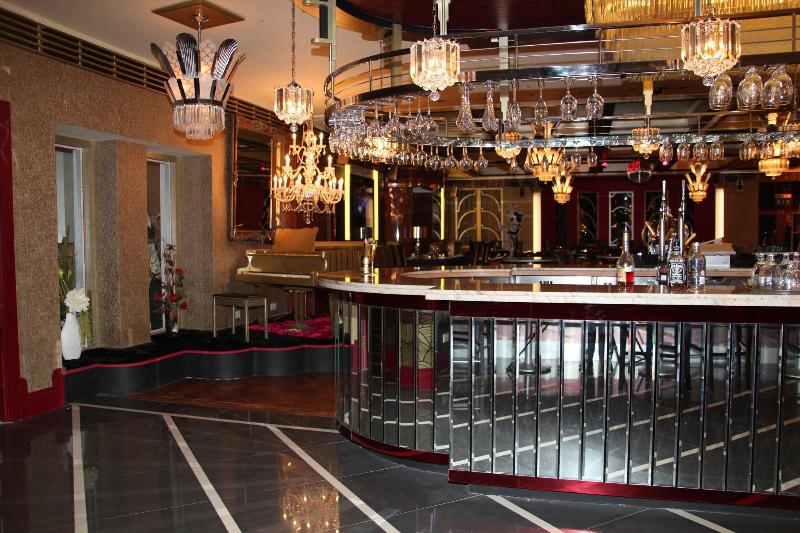 Earl of Doncaster - Bar