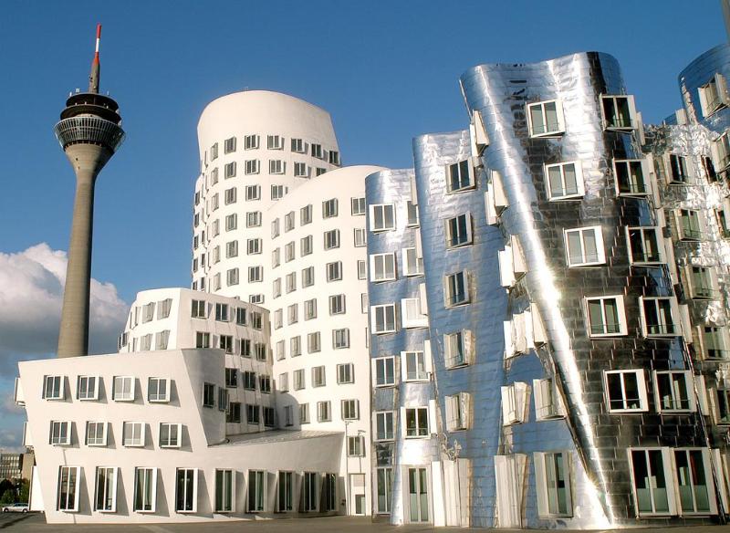 Courtyard Duesseldorf Hafen - Genel