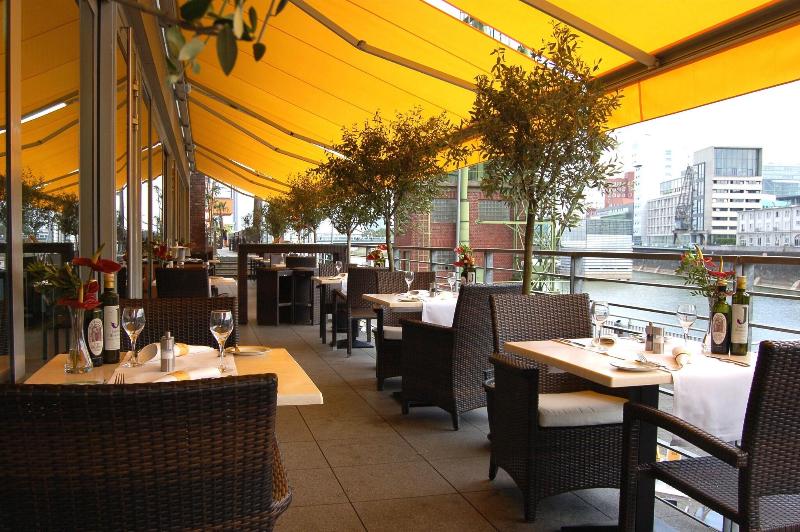 Courtyard Duesseldorf Hafen - Teras