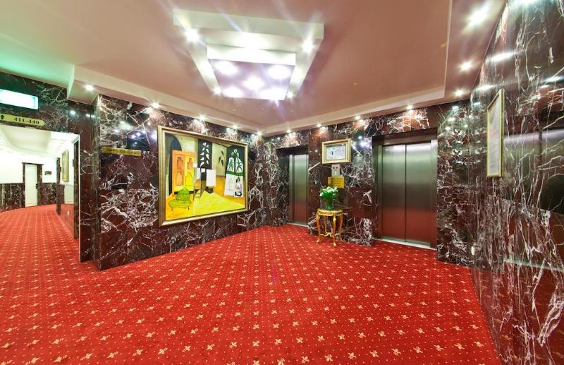 Hotel Unique Dortmund Hauptbahnhof - Lobi
