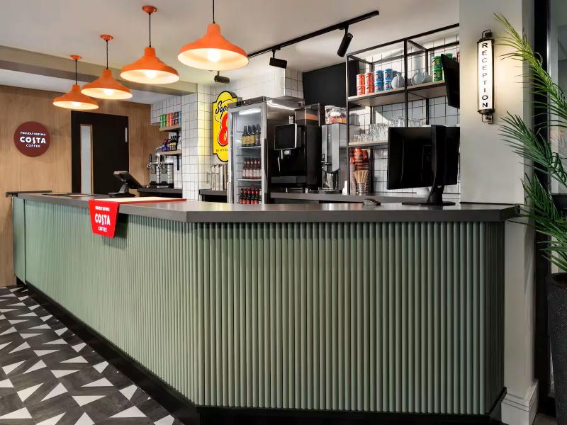 Super 8 by Wyndham Durham - Lobi