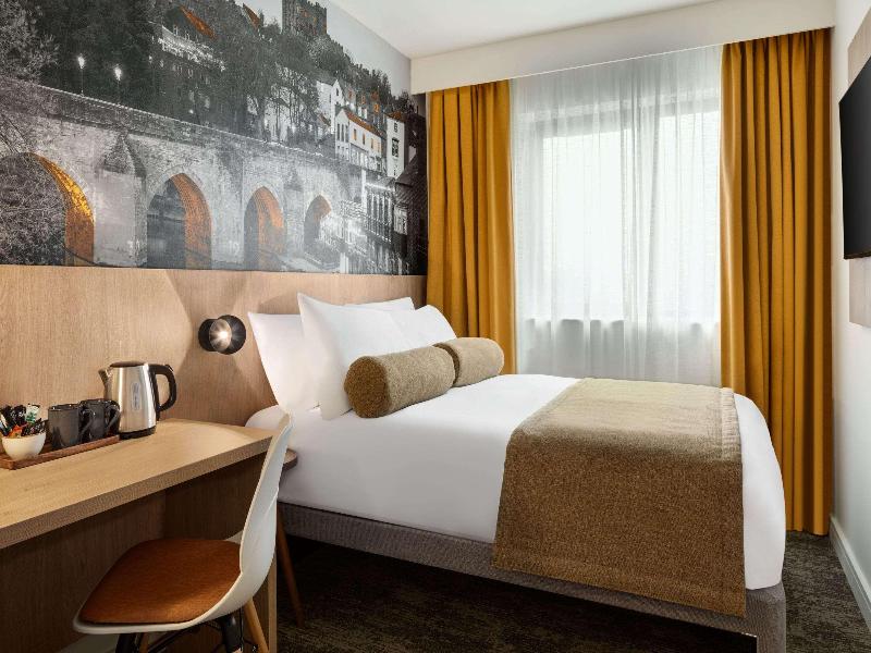 Super 8 by Wyndham Durham - Oda