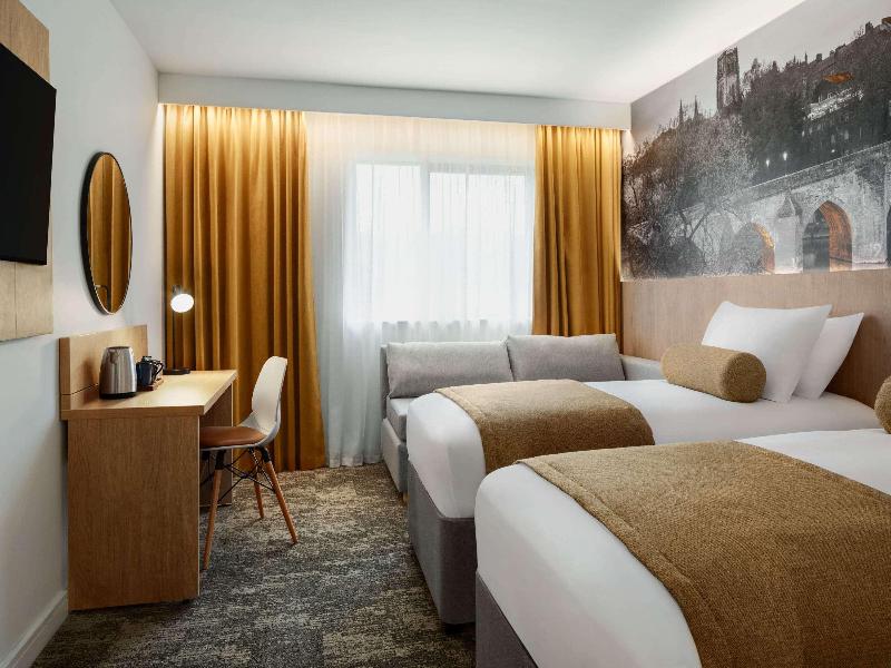 Super 8 by Wyndham Durham - Oda