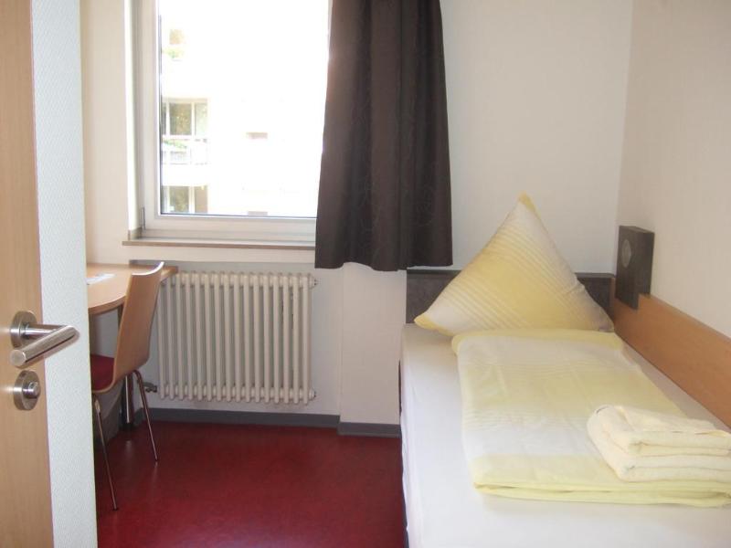 DJH Jugendgästehaus Adolph Kolping - Genel