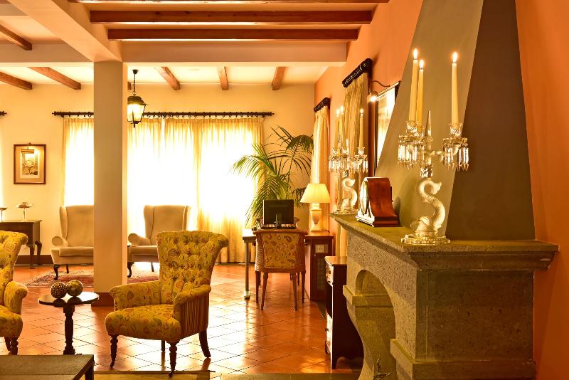 Pestana Village Garden Hotel - Lobi