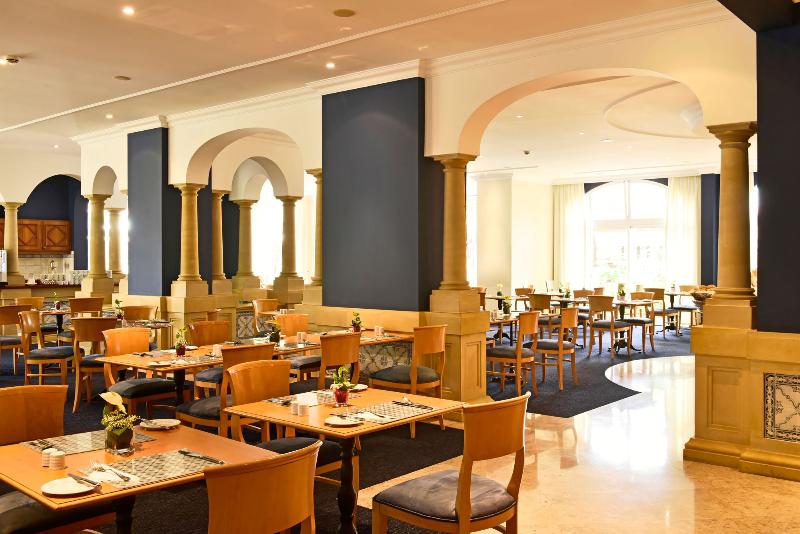 Pestana Village Garden Hotel - Restoran