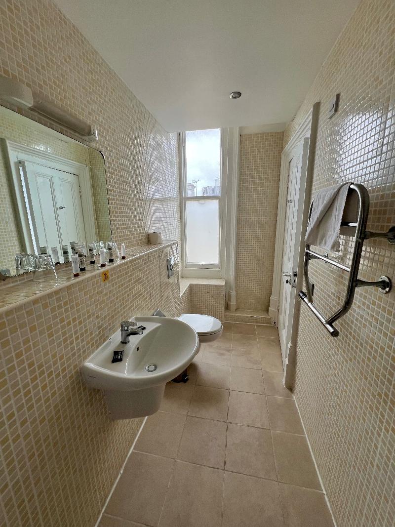 Cavendish Hotel Eastbourne - Oda