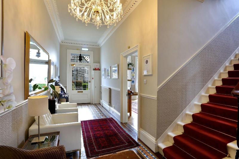 Sheridan Guest House - Lobi