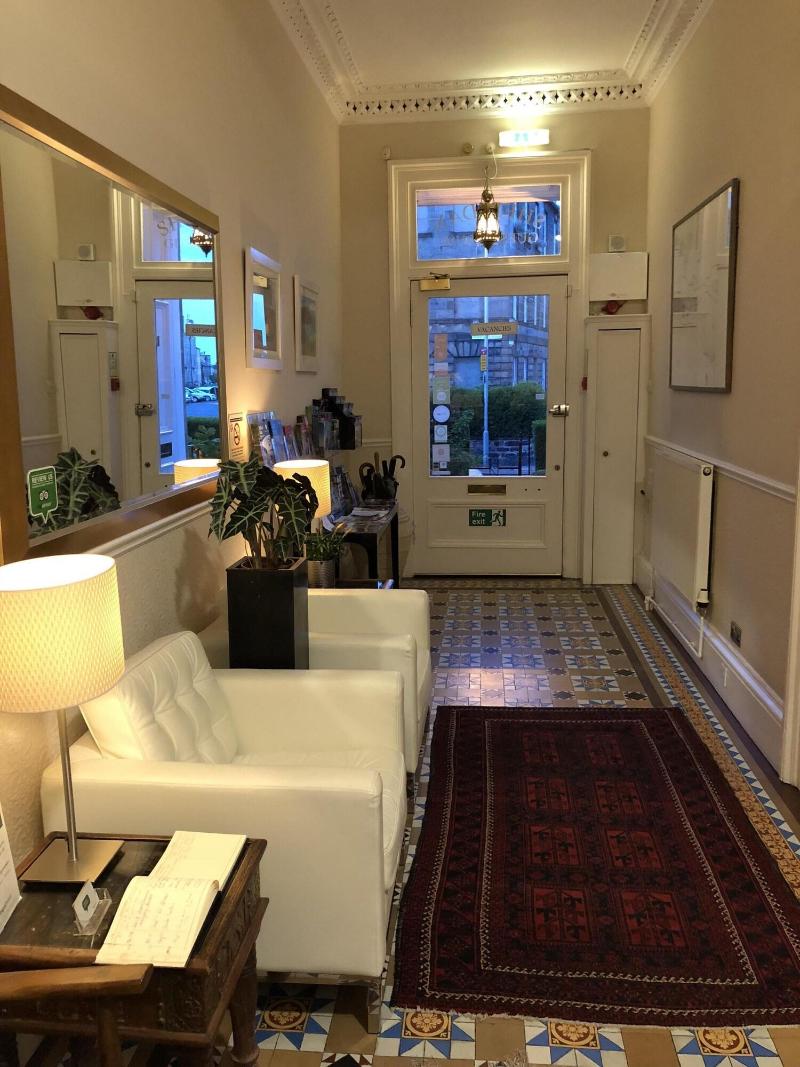 Sheridan Guest House - Lobi