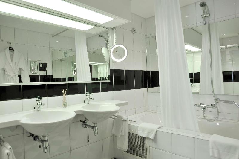 Golden Tulip Hotel Central - Oda