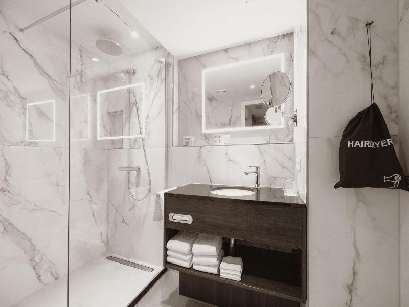 Golden Tulip Hotel Central - Oda