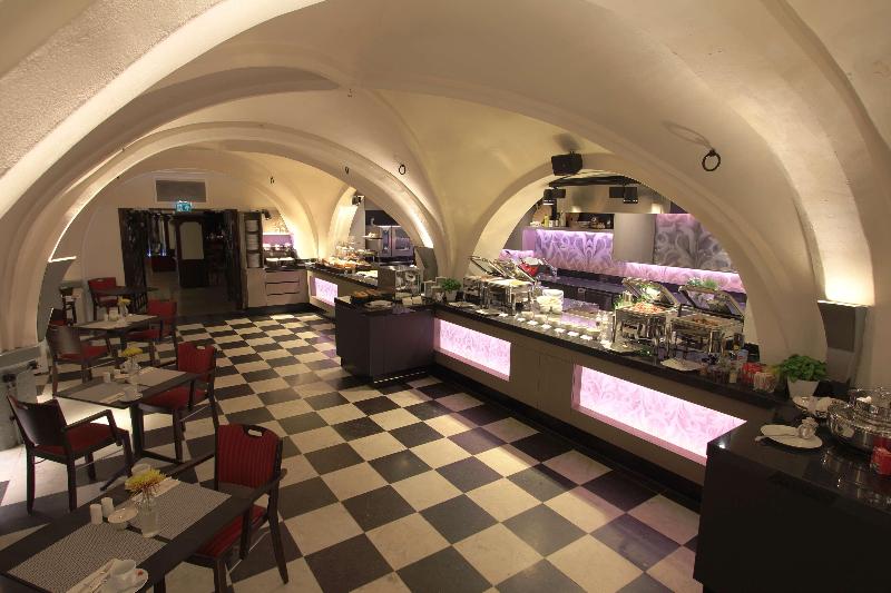 Golden Tulip Hotel Central - Restoran