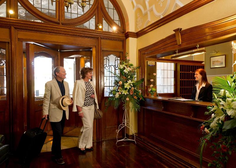 The Victoria Hotel - Lobi