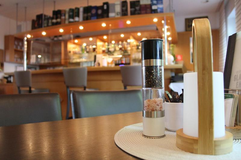 H+ Hotel Erfurt - Bar