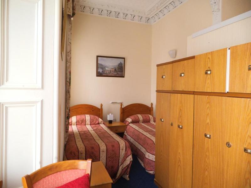 Menzies Guesthouse - Genel
