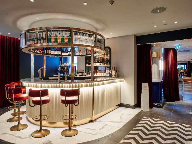 Le Monde Boutique - Bar