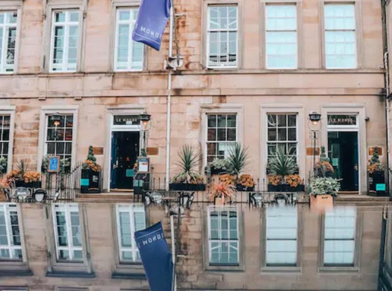 Le Monde Boutique - Genel