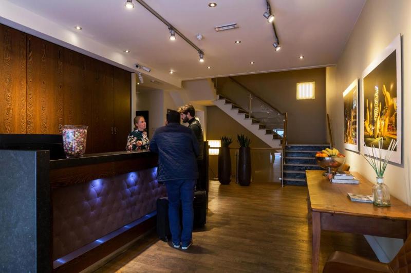 Boutique Lumiere - Lobi