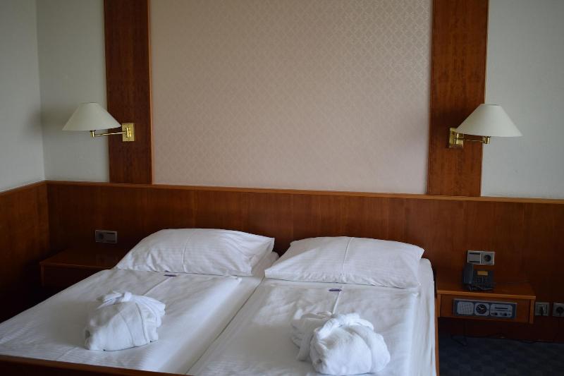 Flair & Kurhotel Am Thermalbad - Oda