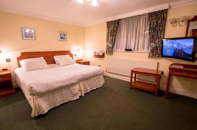 Harefield Manor - Genel