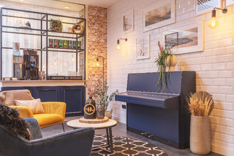 Garner Hotel Essen – Messe - Lobi