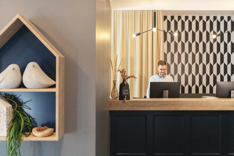 Garner Hotel Essen – Messe - Lobi