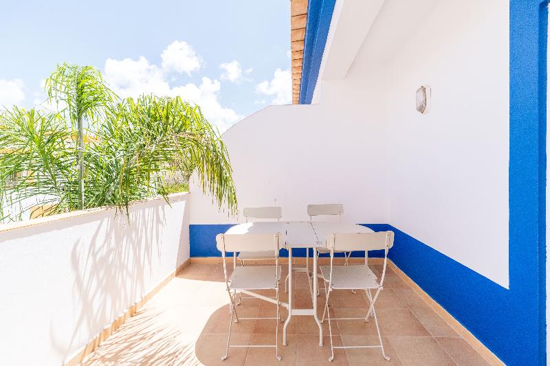 Oasis Beach Apartments - Oda