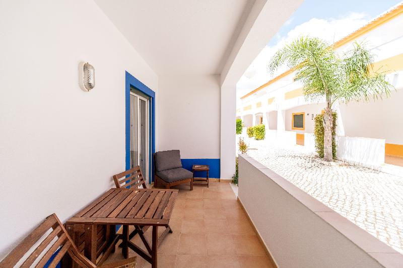 Oasis Beach Apartments - Oda