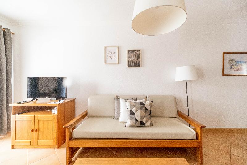Oasis Beach Apartments - Oda