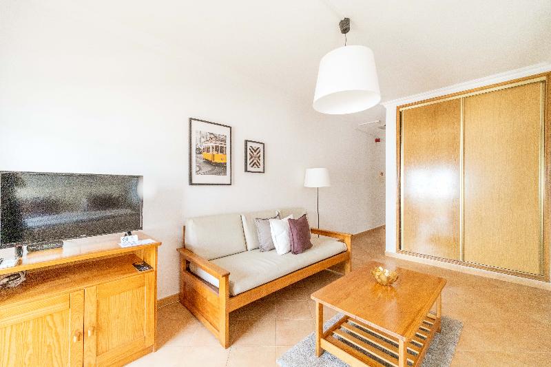 Oasis Beach Apartments - Oda