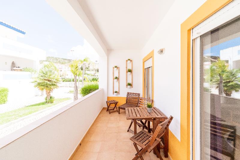 Oasis Beach Apartments - Oda
