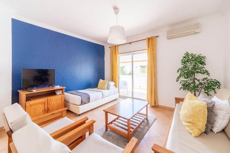 Oasis Beach Apartments - Oda