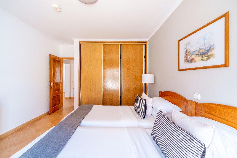 Oasis Beach Apartments - Oda