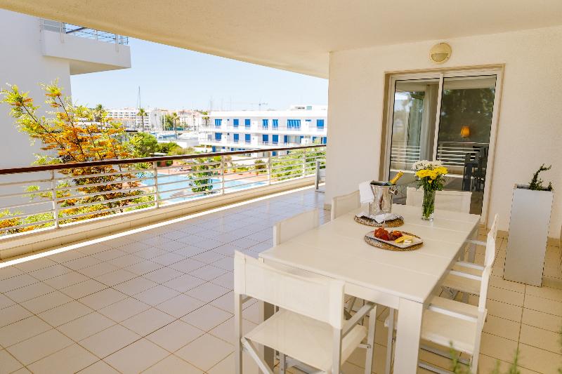 Marina Club Lagos Resort - Oda