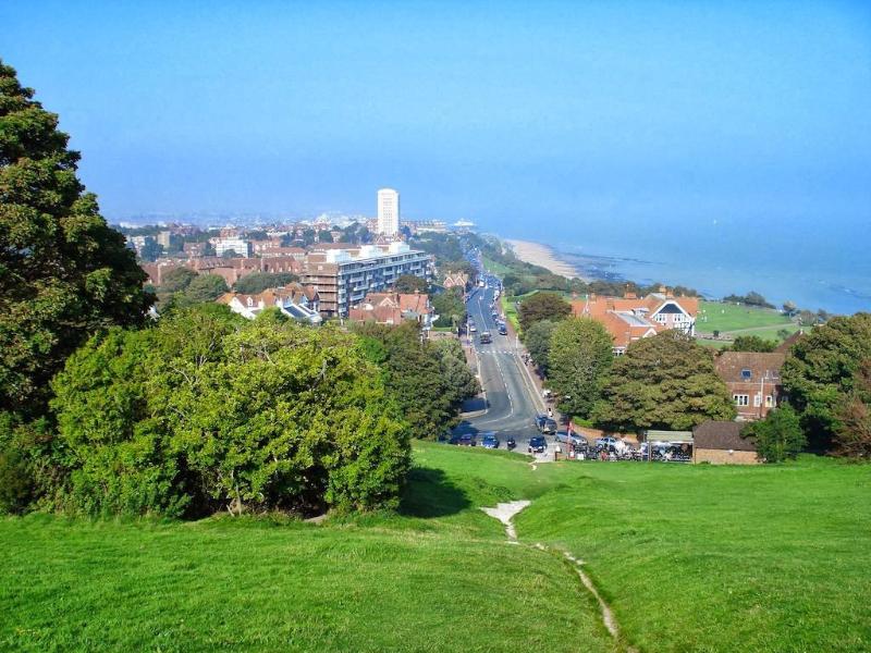 Eastbourne Riviera - Genel