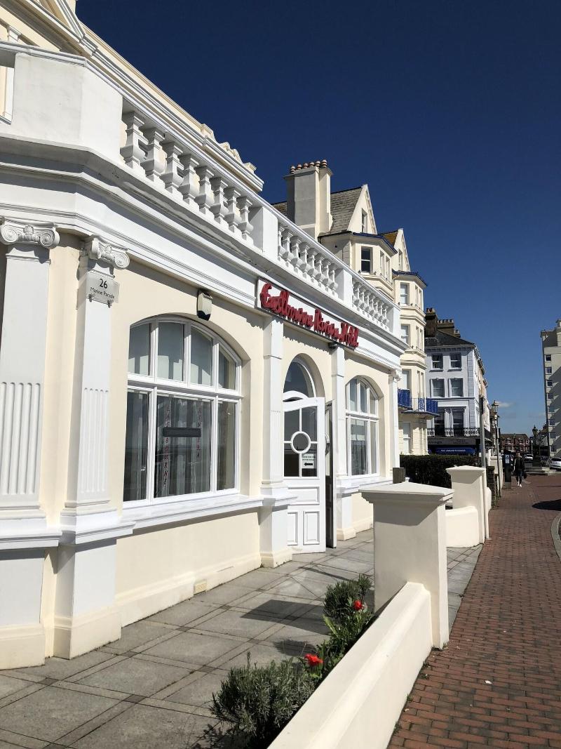 Eastbourne Riviera - Genel