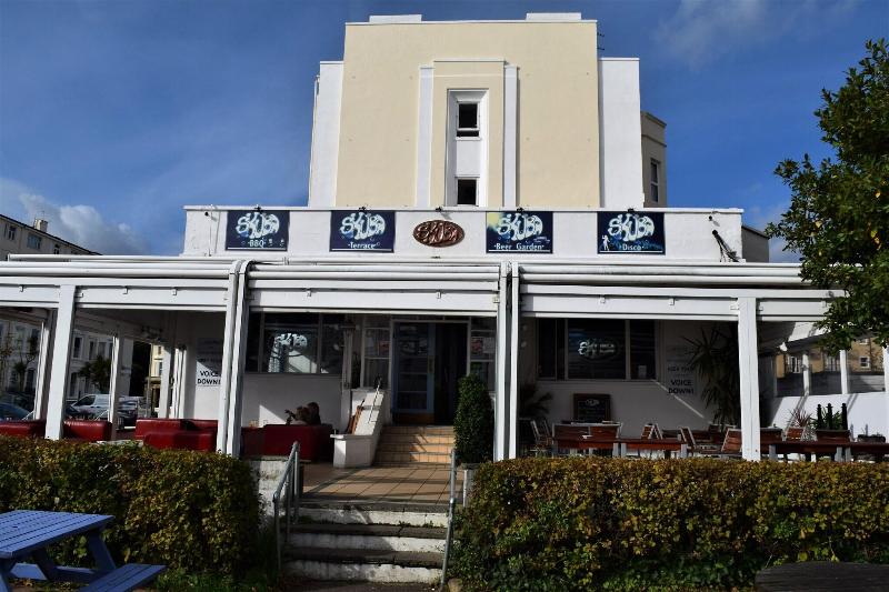 The Portland - Bar
