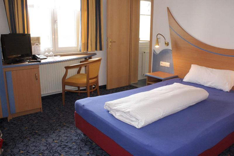 Hotel Restaurant Waldhorn - Oda