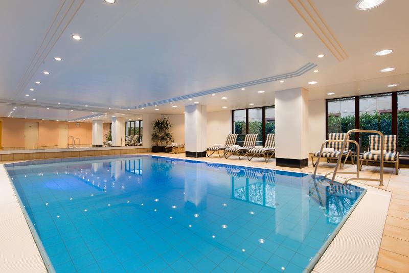 Maritim Hotel am Schlossgarten Fulda - Havuz