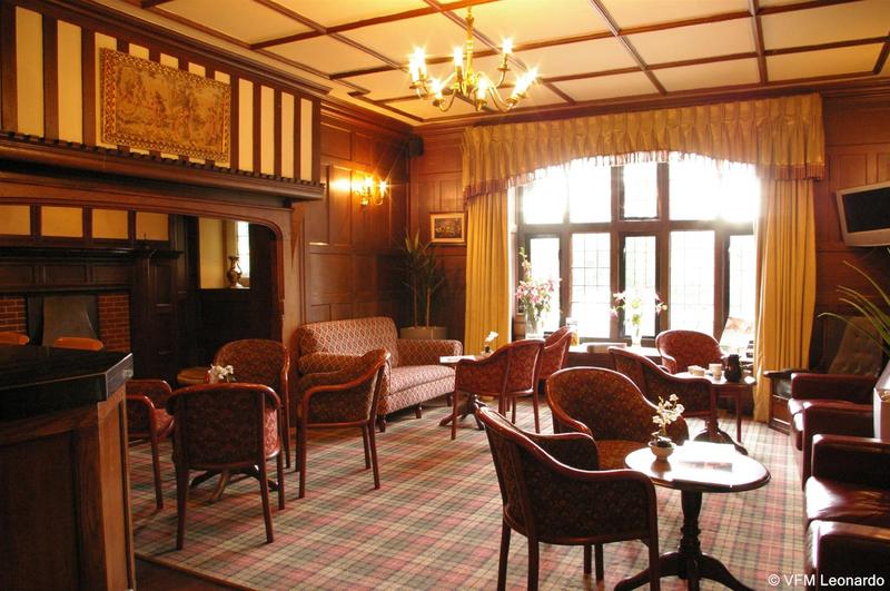 Farnham House - Genel