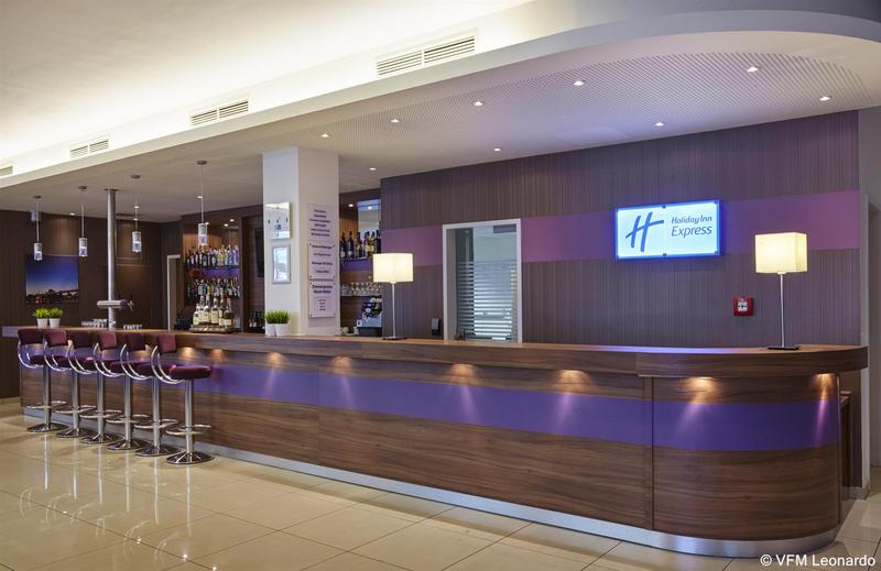 Premier Inn Frankfurt City Centre - Bar