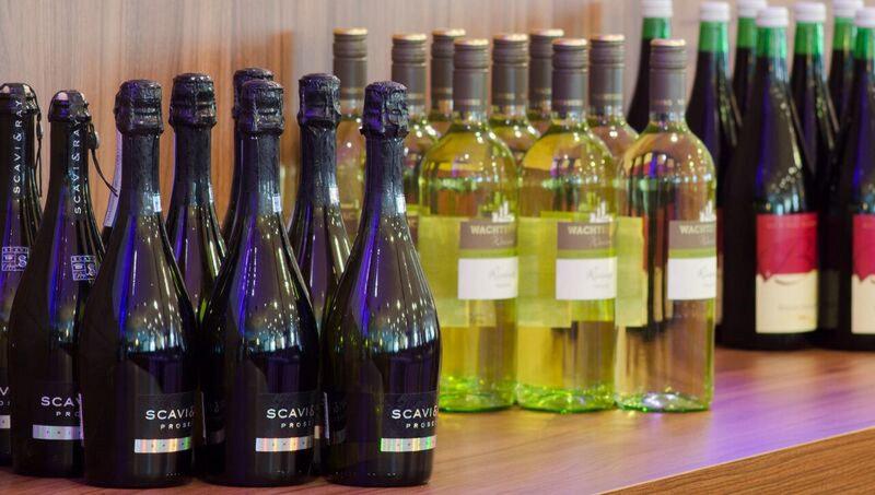 Premier Inn Frankfurt City Centre - Bar