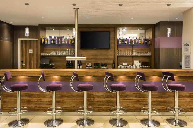 Premier Inn Frankfurt City Centre - Bar