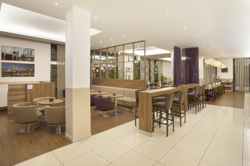 Premier Inn Frankfurt City Centre - Lobi