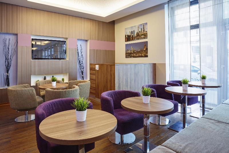 Premier Inn Frankfurt City Centre - Lobi
