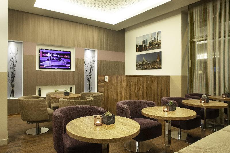 Premier Inn Frankfurt City Centre - Lobi