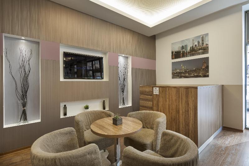 Premier Inn Frankfurt City Centre - Lobi