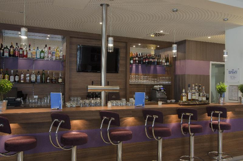 Premier Inn Frankfurt City Centre - Lobi