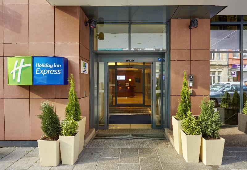 Premier Inn Frankfurt City Centre - Genel
